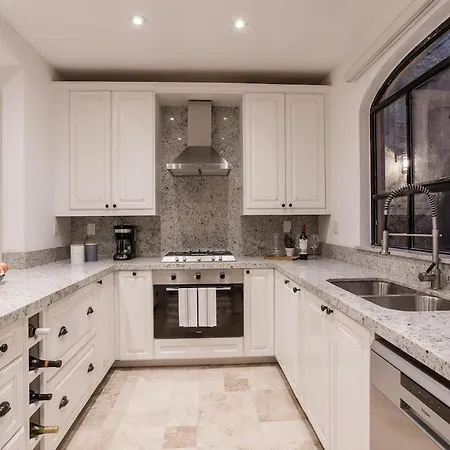 Luxury Apartments In Centro San Miguel De Allende With Rooftop & Jacuzzi Exterior photo